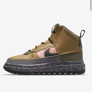 Brand new w Box Air Force 1 boots. brown /kelp